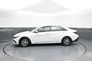 Hyundai ELANTRA 2025 SE 4dr Sedán