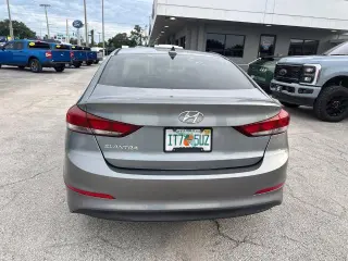 Hyundai ELANTRA 2018 Edición de Valor 4p Sedan