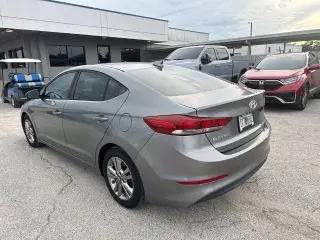Hyundai ELANTRA 2018 Edición de Valor 4p Sedan