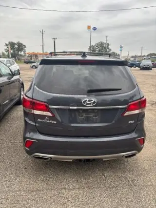 Hyundai SANTA FE 2017 TRACCIÓN EN LAS CUATRO RUEDAS SE 4p SUV