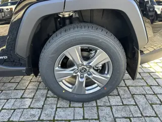 Toyota RAV4 Hybrid 2025 AWD XLE 4dr SUV