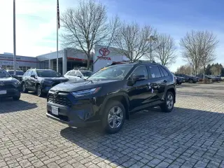 Toyota RAV4 Hybrid 2025 AWD XLE 4dr SUV