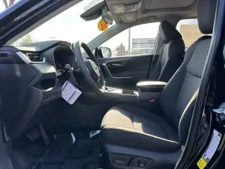 Toyota RAV4 Hybrid 2025 AWD XLE 4dr SUV