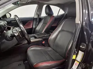Lexus IS 200t 2017 4p Sedan