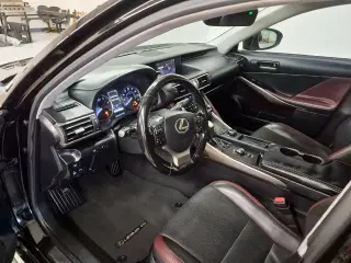 Lexus IS 200t 2017 4p Sedan