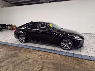 Lexus IS 200t 2017 4p Sedan
