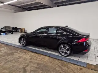 Lexus IS 200t 2017 4p Sedan