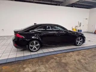 Lexus IS 200t 2017 4p Sedan