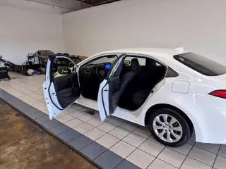 Toyota Corolla Hybrid 2025 LE 4dr Sedán