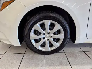 Toyota Corolla Hybrid 2025 LE 4dr Sedán