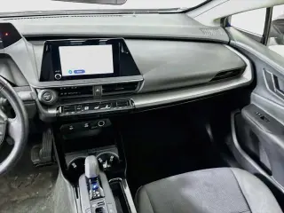 Toyota Prius 2024 LE 4p Hatchback