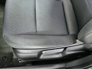 Toyota Prius 2024 LE 4p Hatchback