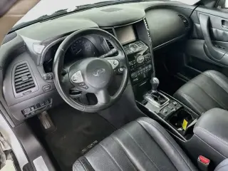 INFINITI QX70 2016 4dr SUV
