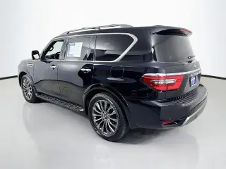 Nissan Armada 2023 4x4 Platinum SUV de 4 puertas