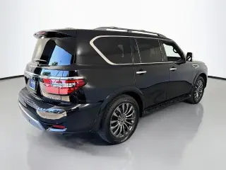 Nissan Armada 2023 4x4 Platinum SUV de 4 puertas