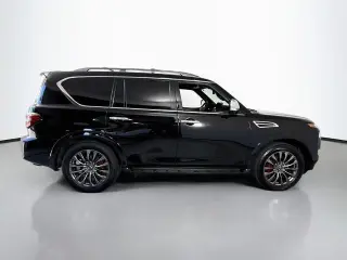 Nissan Armada 2023 4x4 Platinum SUV de 4 puertas