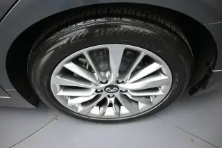 INFINITI Q50 2023 AWD Luxe 4dr Sedán