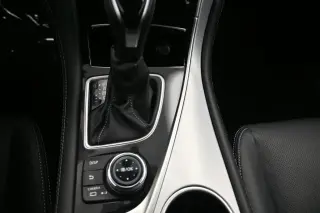 INFINITI Q50 2023 AWD Luxe 4dr Sedán