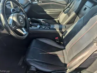 Mazda MX-5 Miata RF 2017 Grand Touring convertible de 2 puertas 6MT