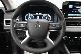 Mitsubishi Outlander PHEV 2025 AWD SE SUV 4 puertas