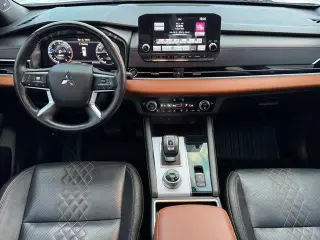 Mitsubishi Outlander 2024 AWD SEL 4dr SUV