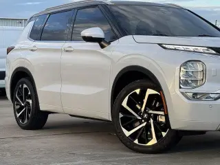 Mitsubishi Outlander 2024 AWD SEL 4dr SUV