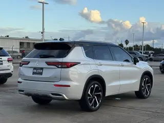 Mitsubishi Outlander 2024 AWD SEL 4dr SUV