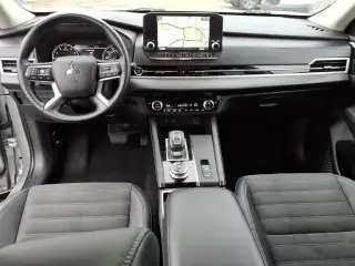 Mitsubishi Outlander 2023 AWD SE 4p SUV