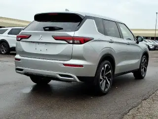 Mitsubishi Outlander 2023 AWD SE 4p SUV