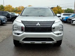 Mitsubishi Outlander 2023 AWD SE 4p SUV