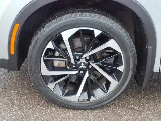 Mitsubishi Outlander 2023 AWD SE 4p SUV