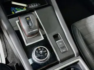 Mitsubishi Outlander 2023 SE 4p SUV