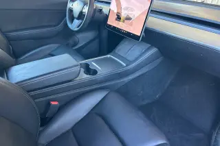 Tesla Model Y 2022 AWD Long Range 4dr Crossover
