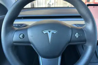 Tesla Model Y 2022 AWD Long Range 4dr Crossover