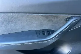 Tesla Model Y 2022 AWD Long Range 4dr Crossover