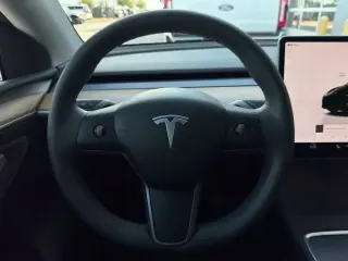 Tesla Model Y 2023 AWD Long Range crossover 4 puertas