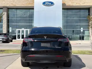 Tesla Model Y 2023 AWD Long Range crossover 4 puertas