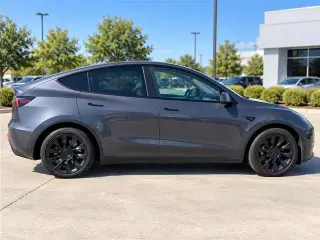 Tesla Model Y 2023 AWD Long Range Crossover de 4 puertas