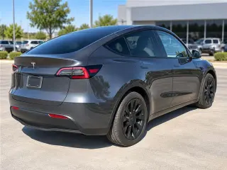Tesla Model Y 2023 AWD Long Range Crossover de 4 puertas