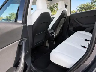 Tesla Model Y 2023 AWD Long Range Crossover de 4 puertas