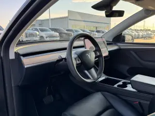 Tesla Model Y 2023 Tracción Total Gran Autonomía 4 puertas Crossover