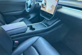 Tesla Model 3 2023 4dr Sedan