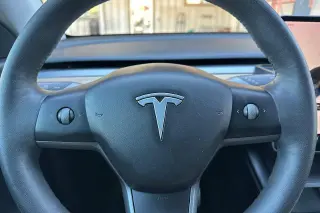 Tesla Model 3 2023 4dr Sedan