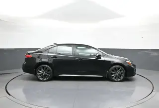 Toyota Corolla 2025 SE 4p Sedan
