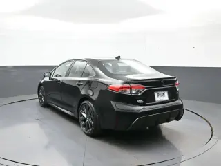Toyota Corolla 2025 SE 4p Sedan