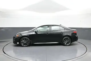 Toyota Corolla 2025 SE 4p Sedan