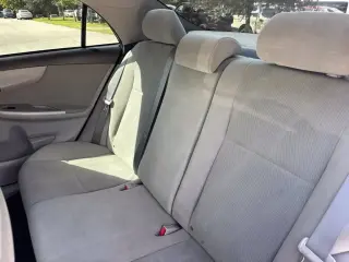 Toyota Corolla 2013 LE 4p Sedan 4A