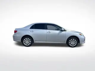 Toyota Corolla 2013 LE 4p Sedan 4A