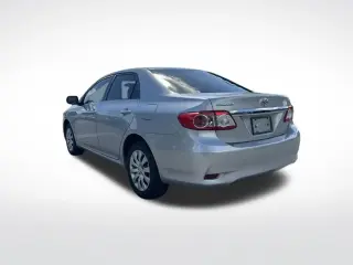 Toyota Corolla 2013 LE 4p Sedan 4A