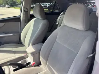 Toyota Corolla 2013 LE 4p Sedan 4A